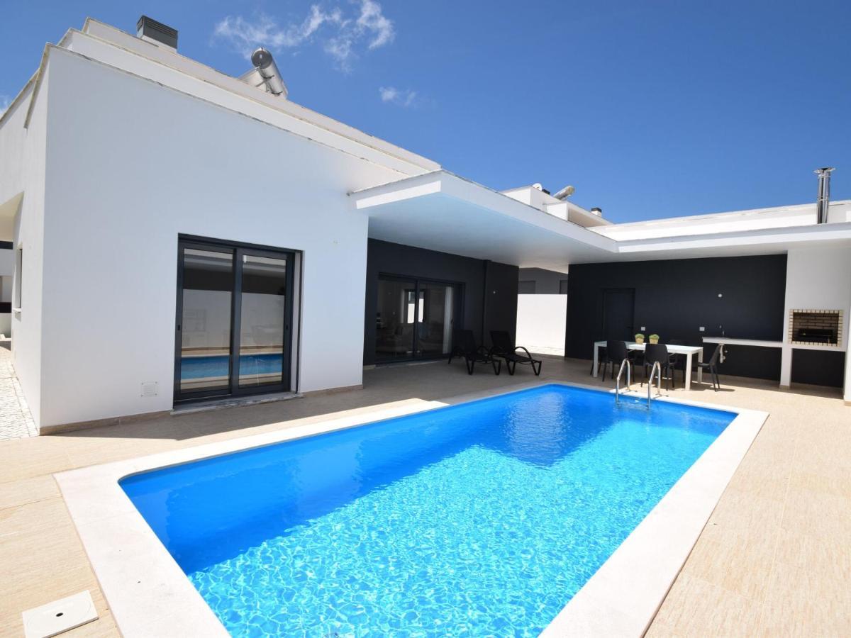Modern Villa With Private Pool Near The Beautiful Beach Of Foz De Arelho Nadadouro 객실 사진