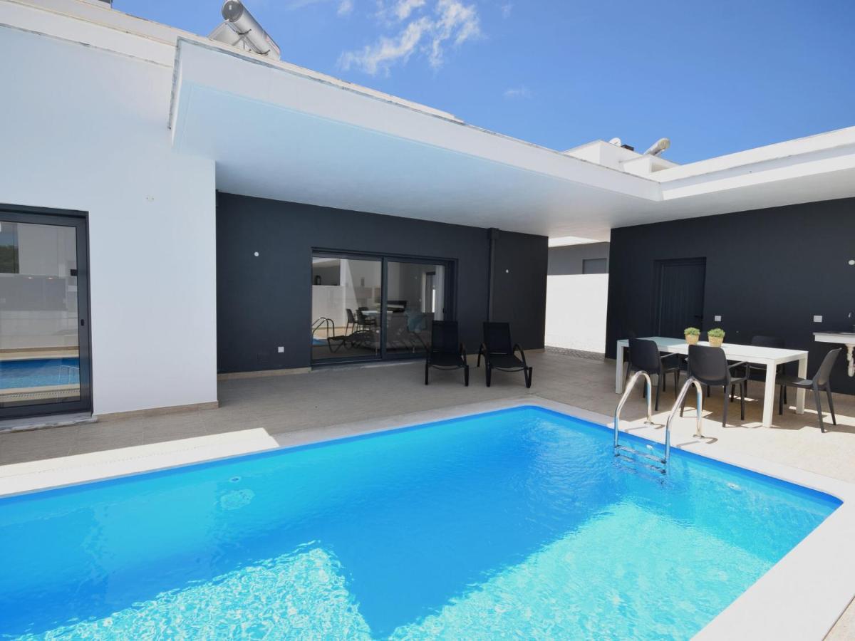 Modern Villa With Private Pool Near The Beautiful Beach Of Foz De Arelho Nadadouro 외부 사진