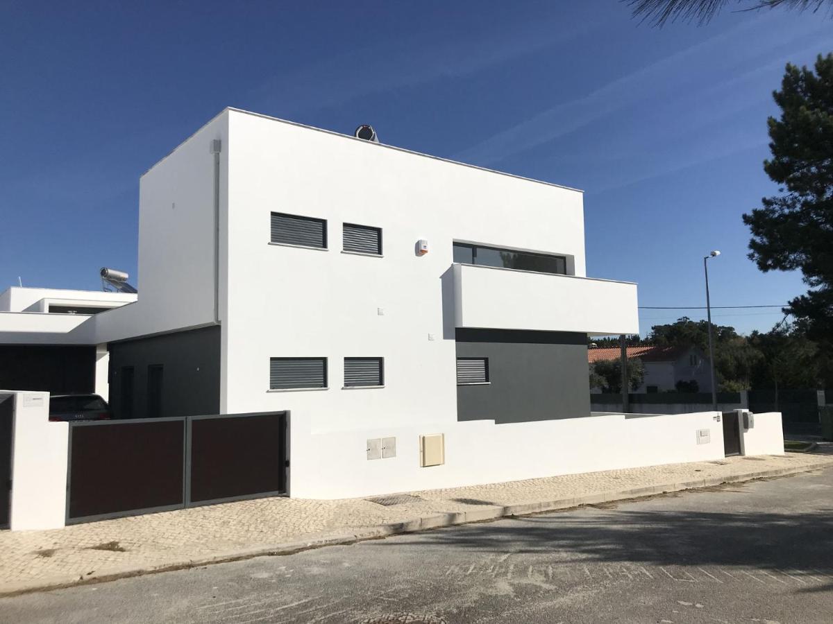 Modern Villa With Private Pool Near The Beautiful Beach Of Foz De Arelho Nadadouro 외부 사진