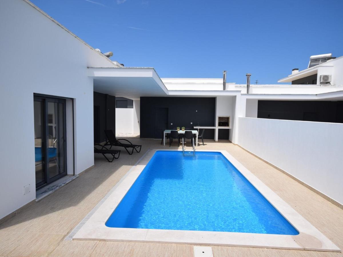 Modern Villa With Private Pool Near The Beautiful Beach Of Foz De Arelho Nadadouro 외부 사진
