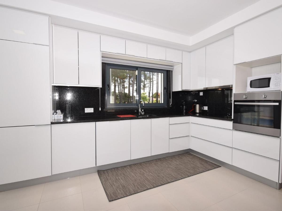 Modern Villa With Private Pool Near The Beautiful Beach Of Foz De Arelho Nadadouro 외부 사진
