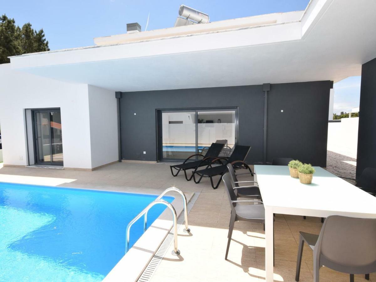 Modern Villa With Private Pool Near The Beautiful Beach Of Foz De Arelho Nadadouro 외부 사진